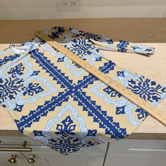 J. McLaughlin Catalina Cloth Top Women’s Size M Tan Blue Print Stretch Shirt - Picture 9 of 11